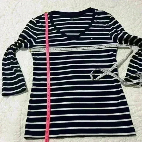 Tommy‎ Hilfiger V-Neck Striped Long Sleeves Shirt - Size Medium - Picture 2 of 6